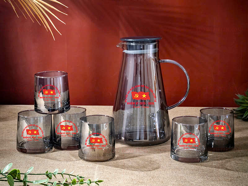 Top 5 bộ bình cốc thủy tinh in logo làm quà tặng được ưa chuộng nhất hiện nay