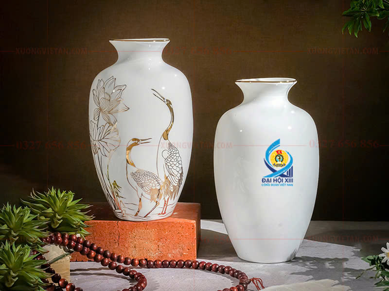 Các mẫu lọ hoa in logo làm quà tặng hot nhất hiện nay 